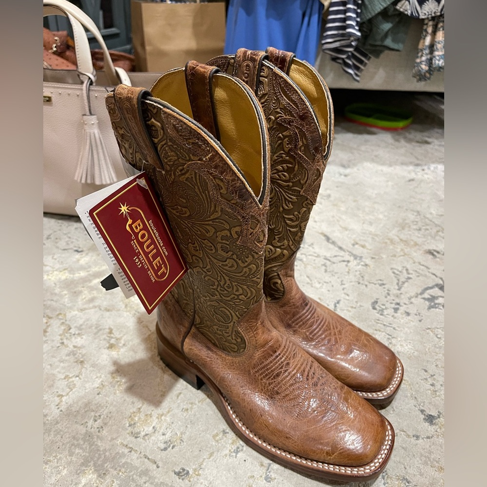 Leather cowboy boots NWT